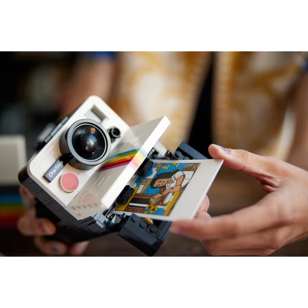 LEGO® IDEAS POLAROID ONESTEP SX-70 CAMERA