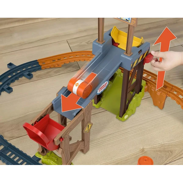 THOMAS THE TRAIN DIESELʼS LIFT & LOAD CONSTRUCTION