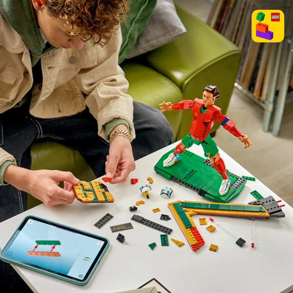 LEGO® EDITIONS SPORTS CRISTIANO RONALDO SOCCER LEGEND