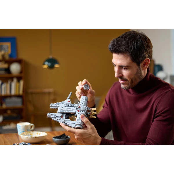 LEGO® STAR WARS™ MILLENNIUM FALCON™