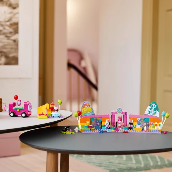 LEGO® GABBYʼS DOLLHOUSE GABBYʼS PARTY ROOM