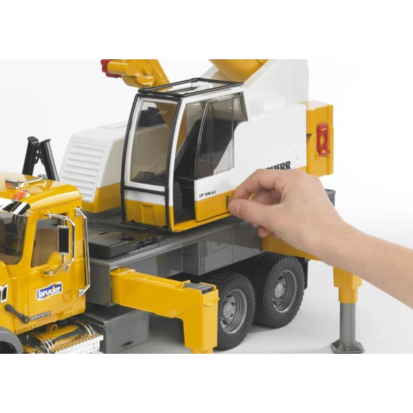 BRUDER ΦΟΡΤΗΓΟ MACK ΜΕ ΓΕΡΑΝΟ LIEBHERR