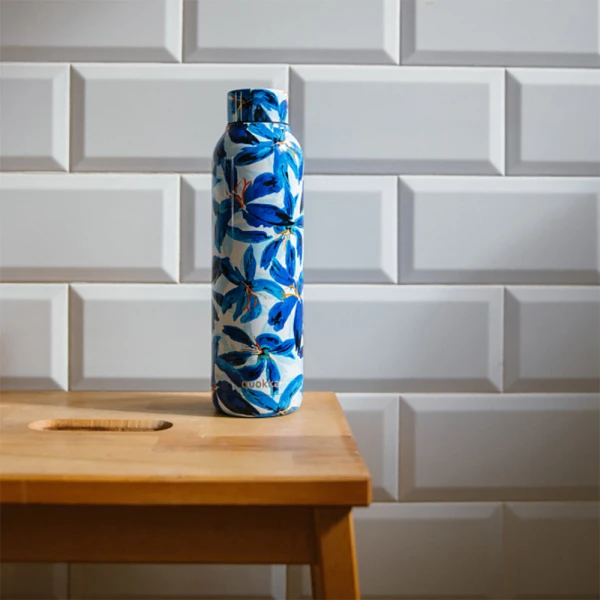QUOKKA STAINLESS STEEL ΜΠΟΥΚΑΛΙ ΘΕΡΜΟΣ SOLID 630ml - BLUE HIBISCUS