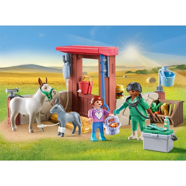 PLAYMOBIL COUNTRY FARMYARD VET