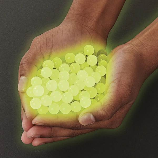 ORBEEZ ΛΑΜΨΗ ΦΩΣΦΟΡΙΖΟΥΝ ΣΤΟ ΣΚΟΤΑΔΙ