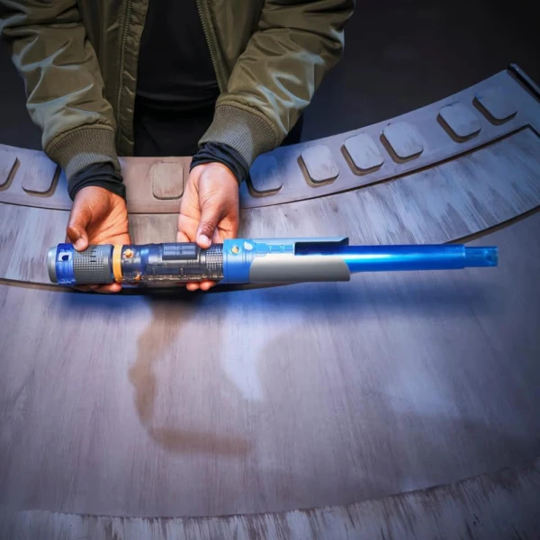 STAR WARS FORGE KYBER CORE CAL KESTIS ELECTRONIC LIGHTSABER 