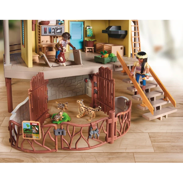 PLAYMOBIL WILTOPIA ANIMAL CARE STATION
