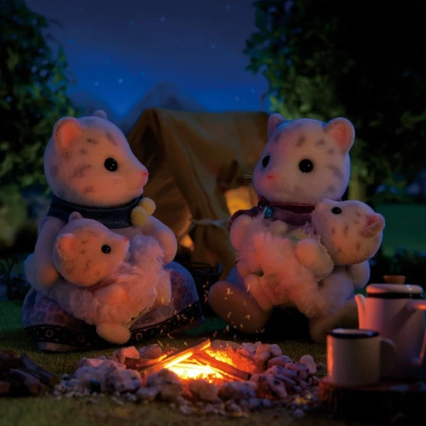 THE SYLVANIAN FAMILIES SNOW LEOPARD FAMILY PLAYSET