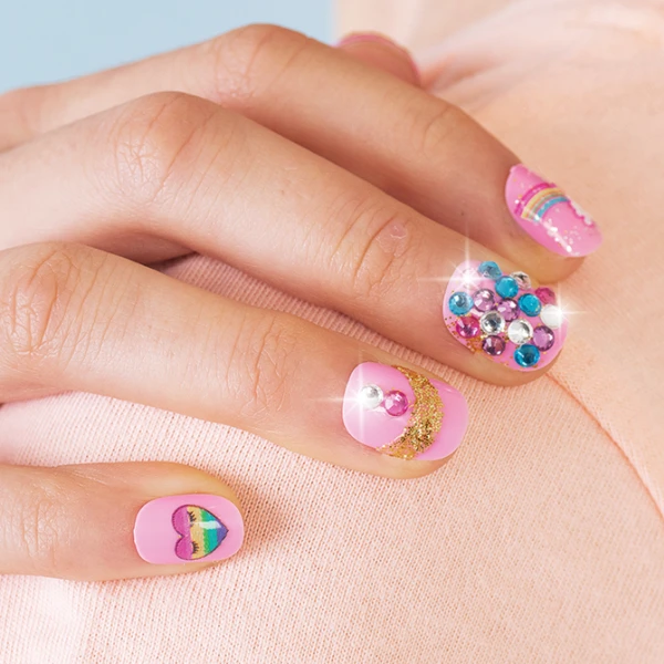 CURIOUS CRAFT CRYSTAL CREATIONS: DAZZLING NAIL ART