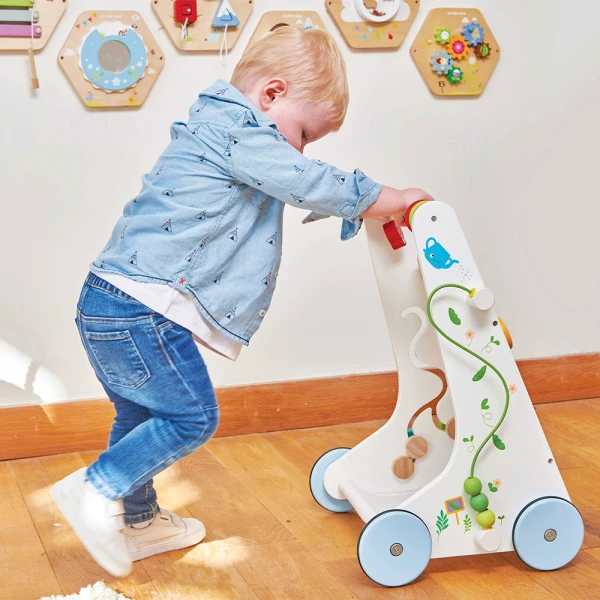 LE TOY VAN ΞΥΛΙΝΗ ΠΕΡΠΑΤΟΥΡΑ 12 ΔΡΑΣΤΗΡΙΟΤΗΤΩΝ 34Χ32Χ51 εκ.