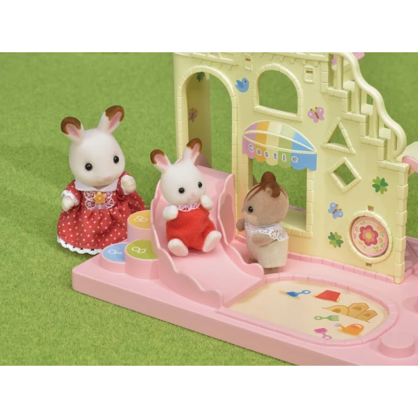 THE SYLVANIAN FAMILIES BABY CASTLE PLAYGROUND