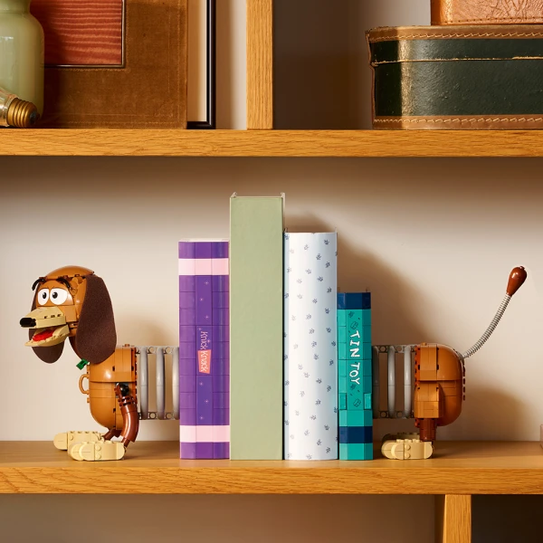 LEGO®  DISNEY PIXAR TOY STORY SLINKY DOG BOOKENDS