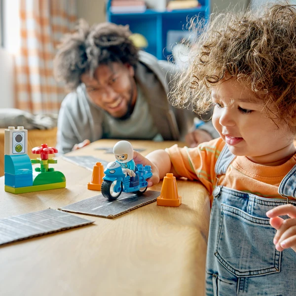 LEGO® DUPLO® TOWN ΜΠΛΕ ΑΣΤΥΝΟΜΙΚΗ ΜΟΤΟΣΙΚΛΕΤΑ