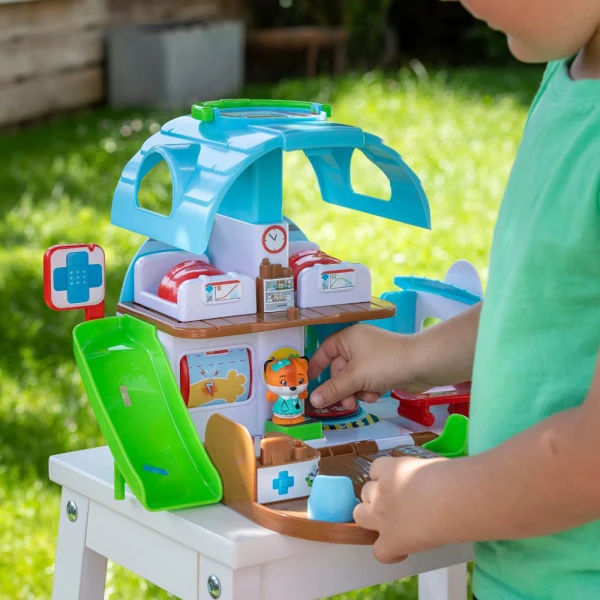 KLOROFIL EDUCATIONAL TOY CARE CENTER WITH 1 CHARACTER & ACCESSORIES