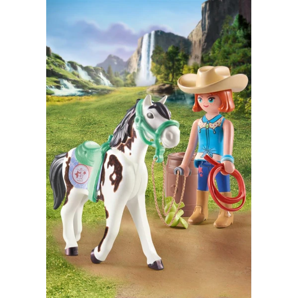 PLAYMOBIL HORSES OF THE WATERFALL FEEDING TIME WITH ELLIE AND SAWDUST