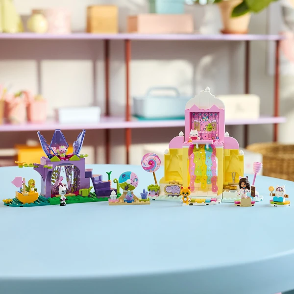 LEGO® GABBYʼS DOLLHOUSE SWEET TREAT MOUNTAIN & KITTY GARDEN