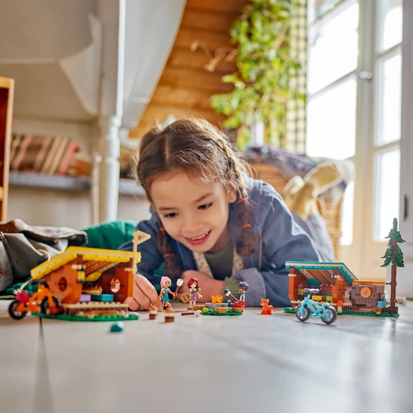 LEGO® FRIENDS ΆΝΕΤΑ ΣΠΙΤΑΚΙΑ ΣΤΗΝ ΚΑΤΑΣΚΗΝΩΣΗ ΤΗΣ ΠΕΡΙΠΕΤΕΙΑΣ
