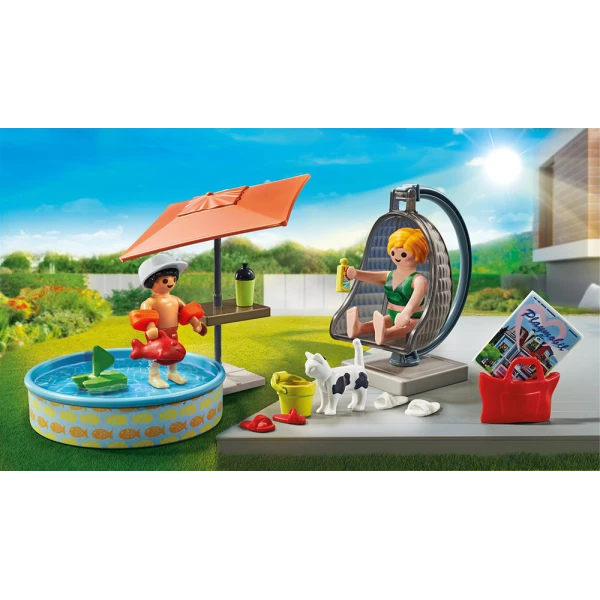 PLAYMOBIL CITY LIFE SPLASHING FUN IN THE GARDEN