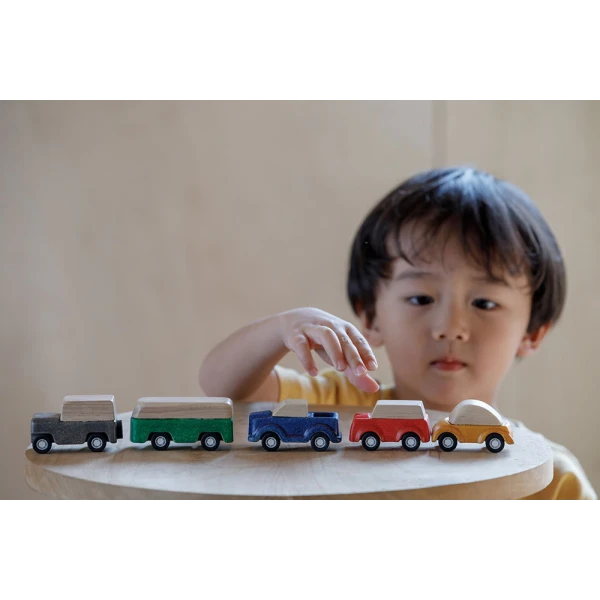 PLAN TOYS WOODEN SET WITH 5 CARS