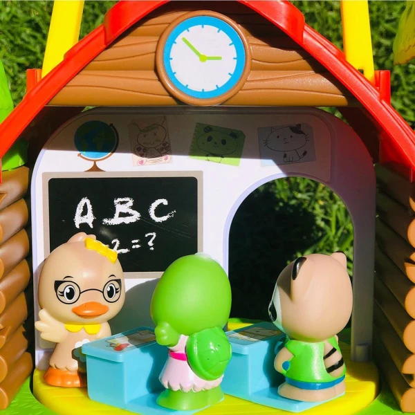 KLOROFIL EDUCATIONAL TOY THE LARGE SCHOOL WITH 3 CHARACTERS & ACCESSORIES