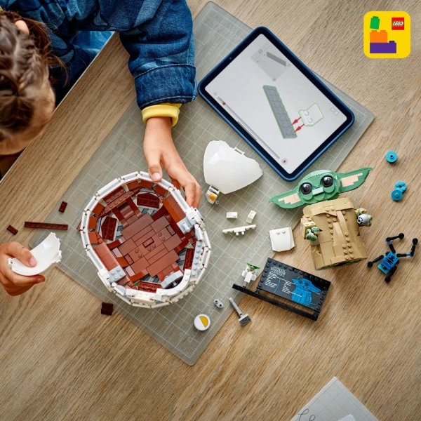 LEGO® STAR WARS™ ΓΚΡΟΓΚΟΥ™ ΜΕ ΙΠΤΑΜΕΝΟ ΚΑΡΟΤΣΑΚΙ