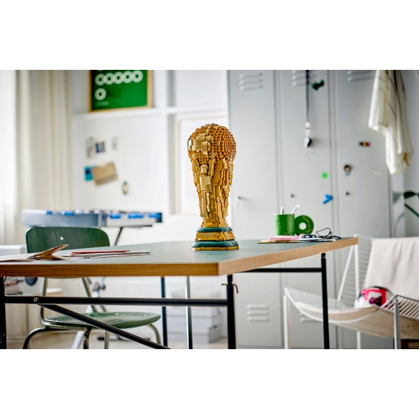 LEGO® EDITIONS SPORTS FIFA WORLD CUP OFFICIAL TROPHY