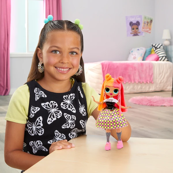 L.O.L. SURPRISE O.M.G. HoS DOLL ΚΟΥΚΛΑ NEONLICIOUS