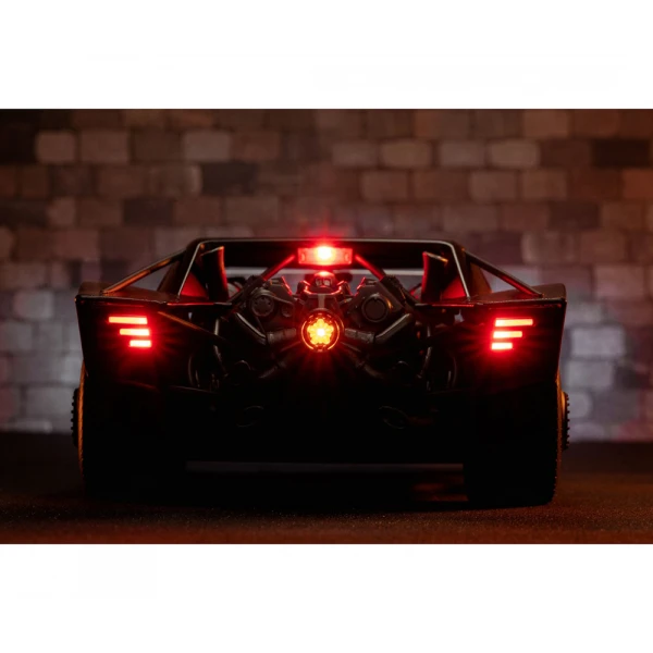BATMAN CAR 1:18 2022 BATMOBILE