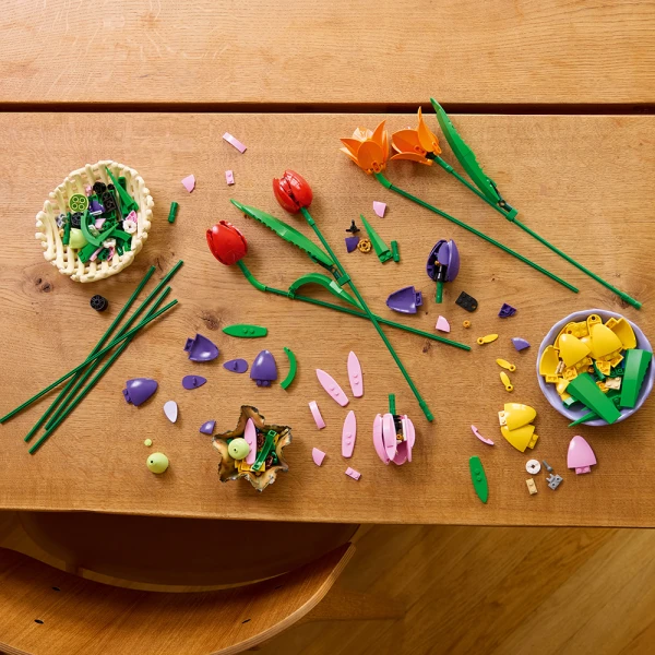 LEGO® BOTANICALS ΜΠΟΥΚΕΤΟ ΜΕ ΤΟΥΛΙΠΕΣ