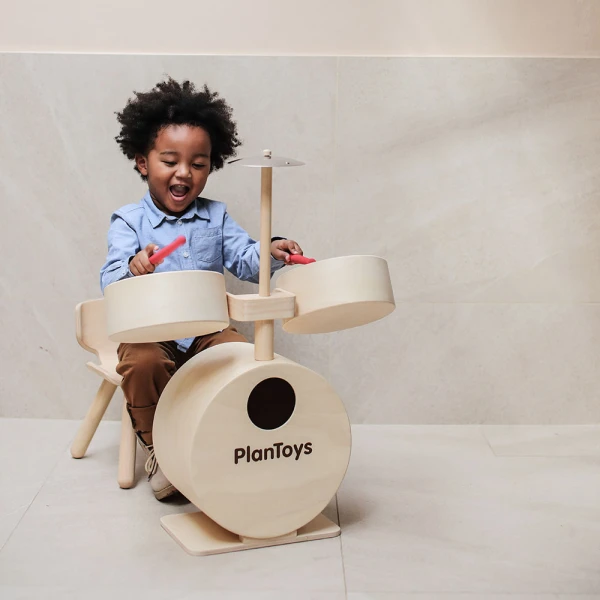 PLAN TOYS ΞΥΛΙΝΟ ΠΑΙΧΝΙΔΙ ΝΤΡΑΜΣ