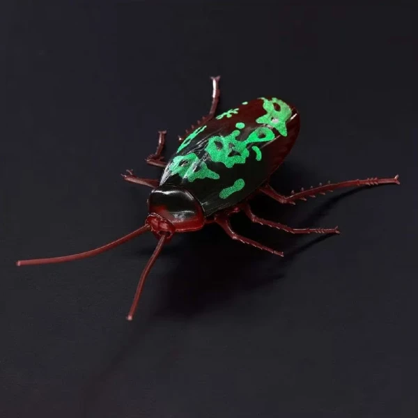 ZURU ROBO ALIVE CRAWLING COCKROACH