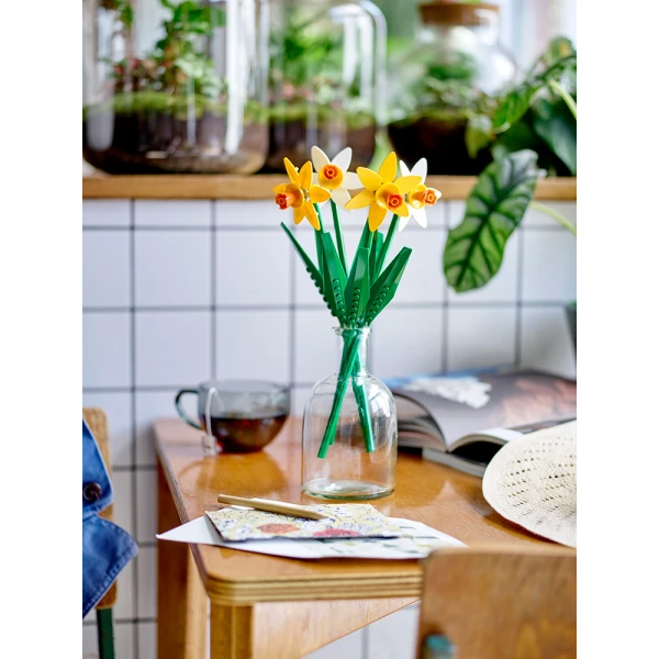 LEGO® DAFFODILS
