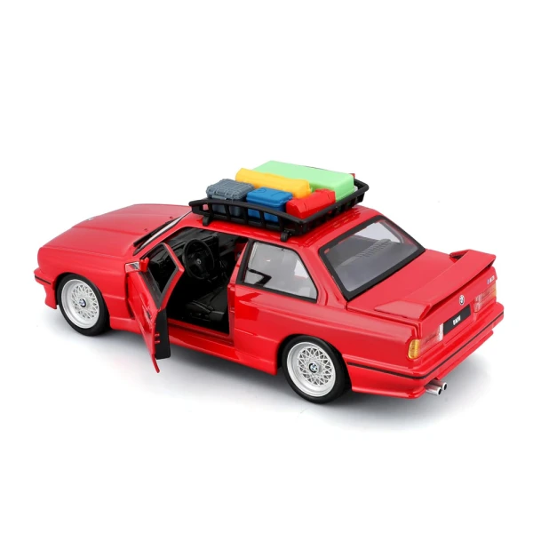 BBURAGO 1:24 BMW M3 (1988) WITH RACK BASKET