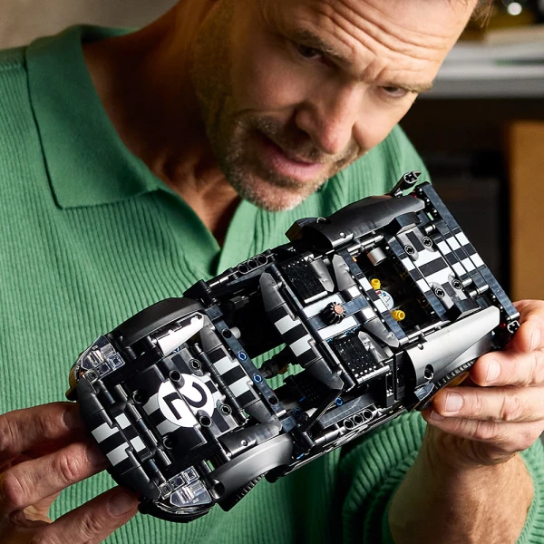 LEGO® TECHNIC ΑΓΩΝΙΣΤΙΚΟ ΑΥΤΟΚΙΝΗΤΟ FORD GT40 MKII ΤΟΥ 1966
