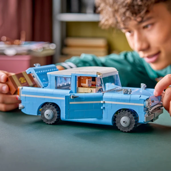 LEGO® HARRY POTTER™ ΜΑΓΕΜΕΝΟ ΙΠΤΑΜΕΝΟ FORD ANGLIA™