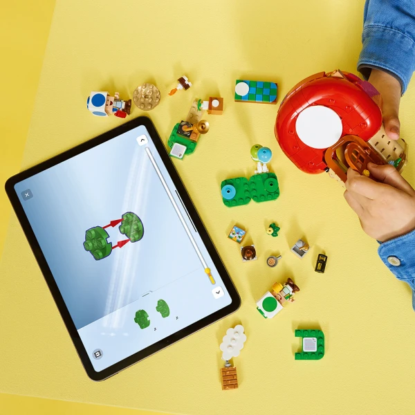LEGO® SUPER MARIO™ PARTY AT TOADʼS HOUSE