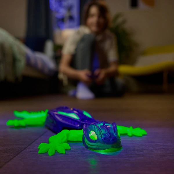 HEX BOTS WALL CRAWLER GECKO GLOW IN THE DARK
