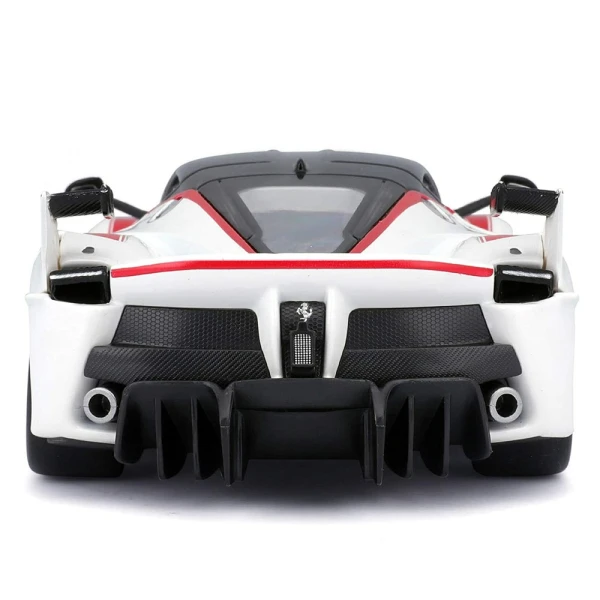 BBURAGO 1:24 RACE FERRARI FXX-K N.75 WHITE