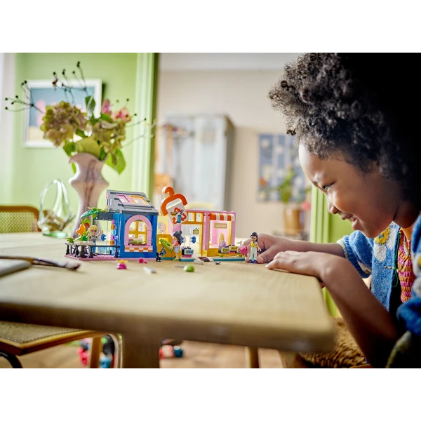 LEGO® FRIENDS VINTAGE FASHION STORE