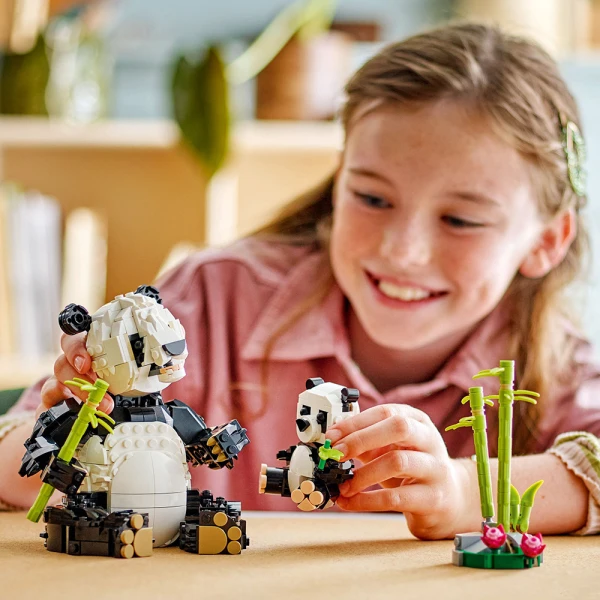 LEGO® CREATOR WILD ANIMALS: PANDA FAMILY