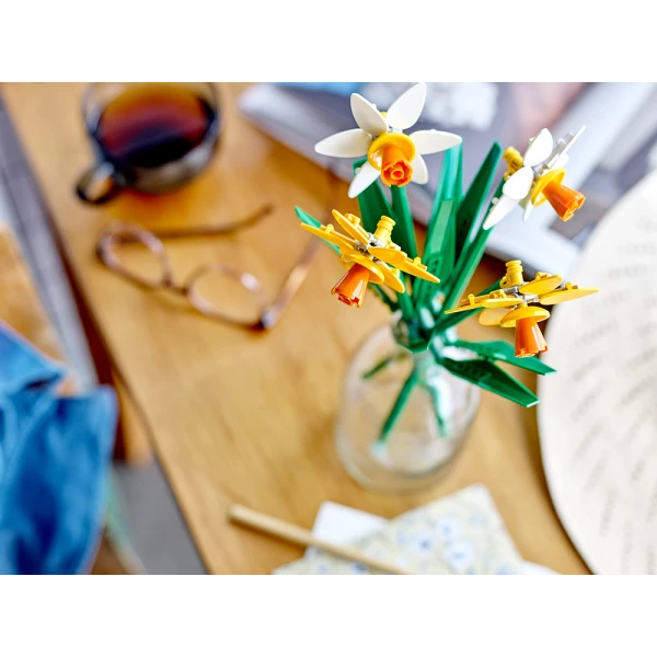 LEGO® DAFFODILS