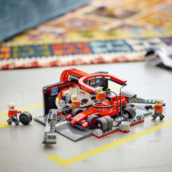 LEGO® CITY F1® PIT STOP & PIT CREW WITH FERRARI CAR