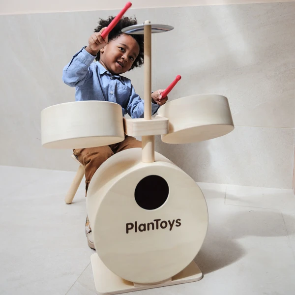 PLAN TOYS ΞΥΛΙΝΟ ΠΑΙΧΝΙΔΙ ΝΤΡΑΜΣ