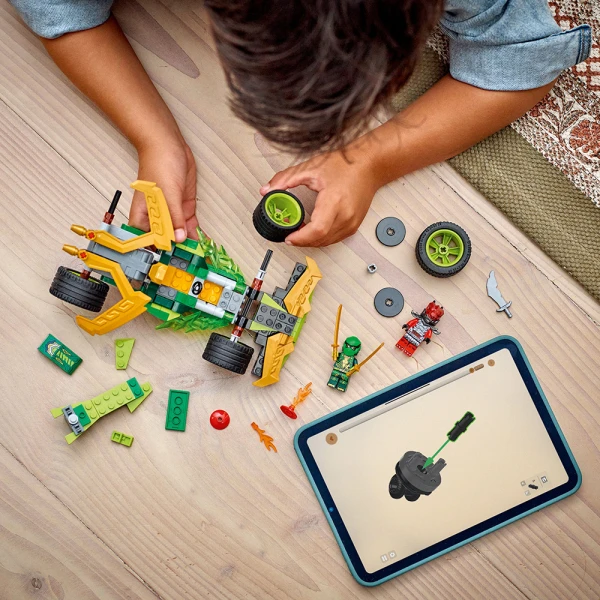 LEGO® NINJAGO® LLOYDʼS PULL-BACK RACE CAR