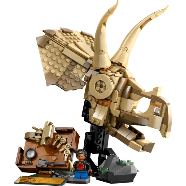LEGO® JURASSIC WORLD DINOSAUR FOSSILS: TRICERATOPS SKULL