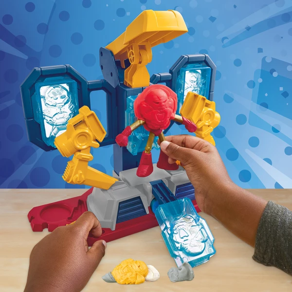 PLAY-DOH PLAYSET IRON MAN ARMOR MAKER LAB