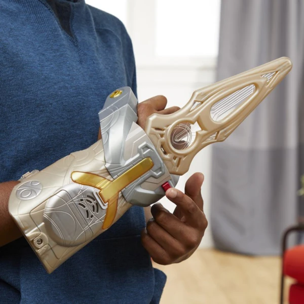 MARVEL ETERNALS DELUXE COSMIC FX GAUNTLET