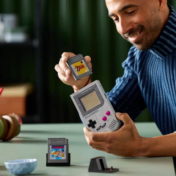 LEGO® SUPER MARIO™ GAME BOY™
