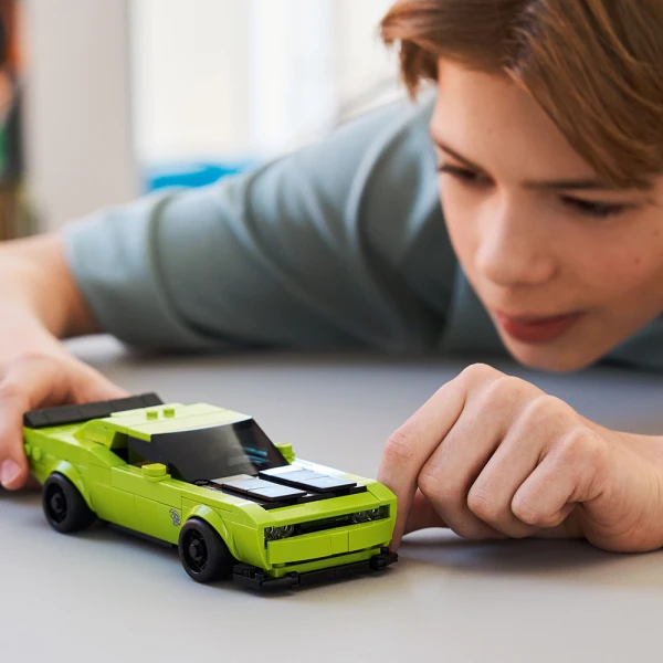 LEGO® SPEED CHAMPIONS DODGE CHALLENGER SRT HELLCAT SPORTS CAR