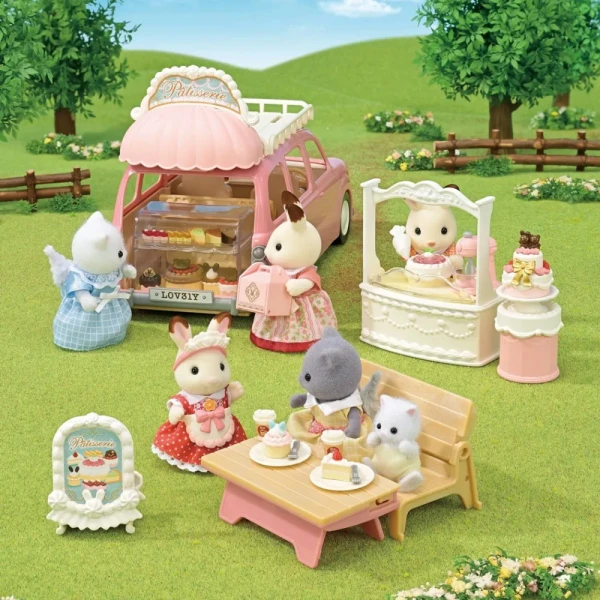 THE SYLVANIAN FAMILIES VILLAGE CAKE SHOP STARTER SET